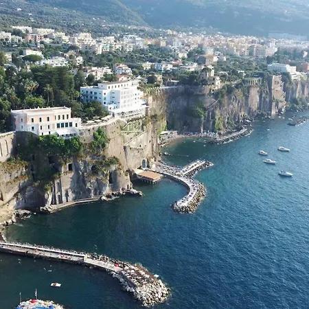 Apartment La Quiete A Un Passo Dal Centro Sorrento